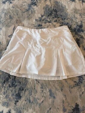 Women's White Pleated Mini Skirt